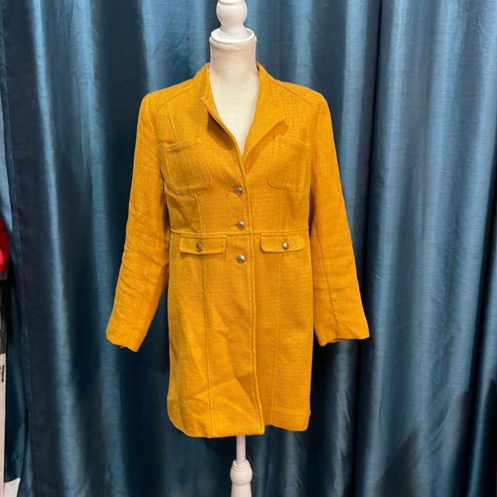 FALL CLEARANCE 🔥🔥 
Chicos mustard coat jacket with gold accessories. sz O- small